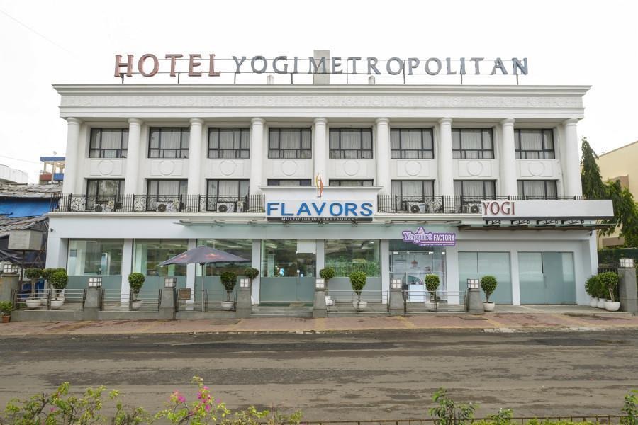 HOTEL YOGI METROPOLITAN
